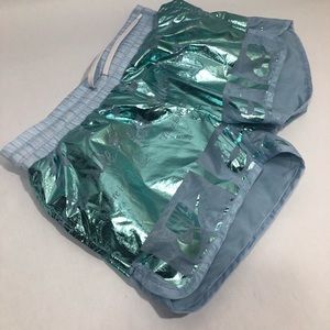 Nike women’s Size M Woven Exercise running shorts